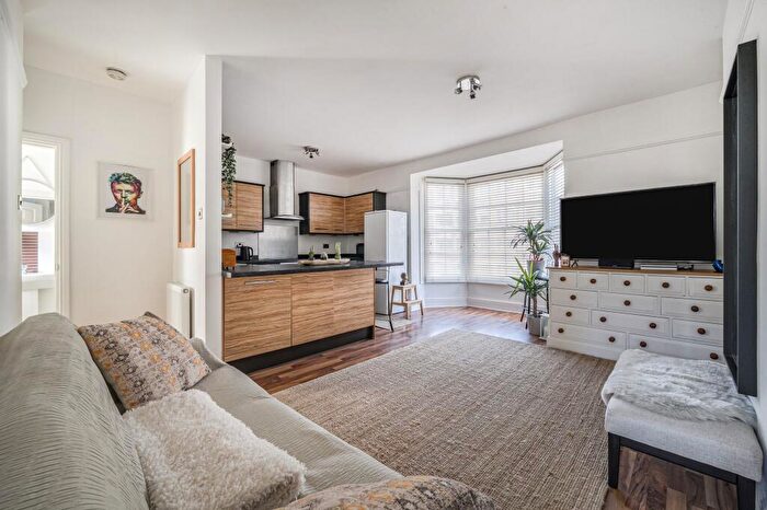 4 Bedroom Terraced House For Sale In Bernard Street, Southampton, SO14