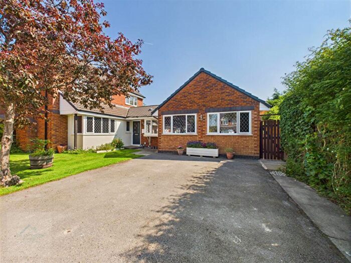 5 Bedroom Detached House For Sale In Five Bedroom Detached On Fairacre Drive, Middlewich, CW10