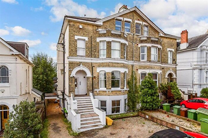 Studio For Sale In Queens Road, Tunbridge Wells, Kent, TN4