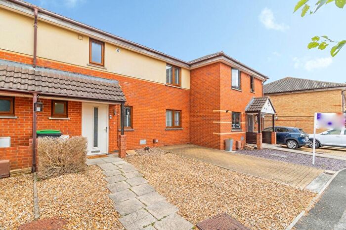 2 Bedroom Terraced House For Sale In Coles Avenue, Leadenhall, Milton Keynes, Buckinghamshire, MK6