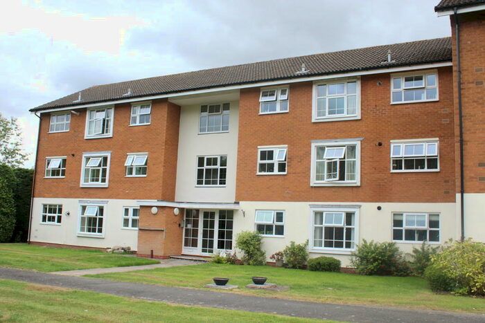 2 Bedroom Apartment To Rent In Starbold Crescent, Knowle, B93