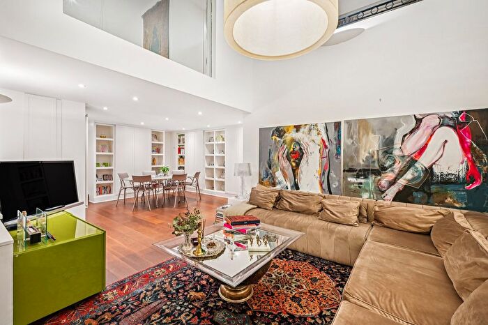 2 Bedroom Mews To Rent In Queen's Gate Place Mews, South Kensington, SW7