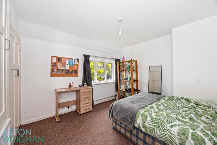 5 Bedroom Semi Detached House To Rent In Hillside, Brighton, East Sussex, BN2