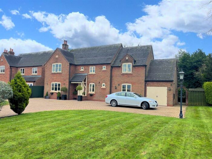 4 Bedroom Detached House For Sale In Fauld Lane, Tutbury, Burton-On-Trent, DE13
