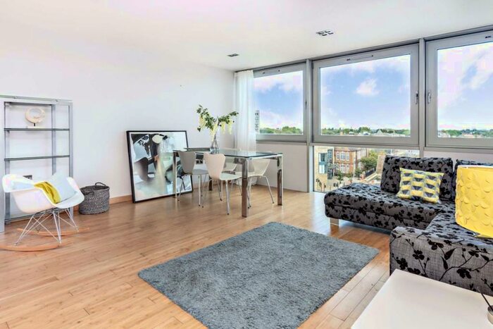 1 Bedroom Flat To Rent In Richmond Road, Kingston Upon Thames, KT2