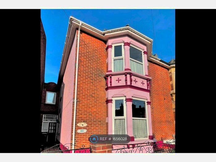 4 Bedroom Terraced House To Rent In North End Avenue, Portsmouth, PO2