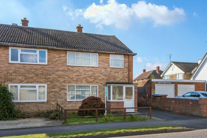 3 Bedroom Semi-Detached House To Rent In Churchill Road, Bicester OX26