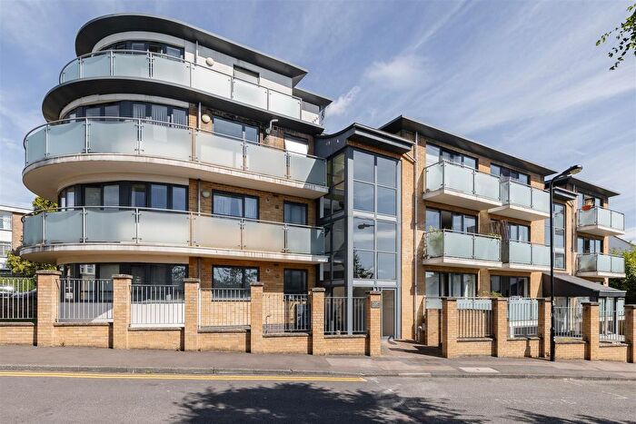 2 Bedroom Flat For Sale In Church Avenue, Highams Park, E4