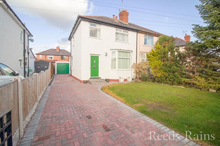 3 Bedroom Semi Detached House For Sale In Brooklyn Drive, Great Sutton, Ellesmere Port, Cheshire, CH65