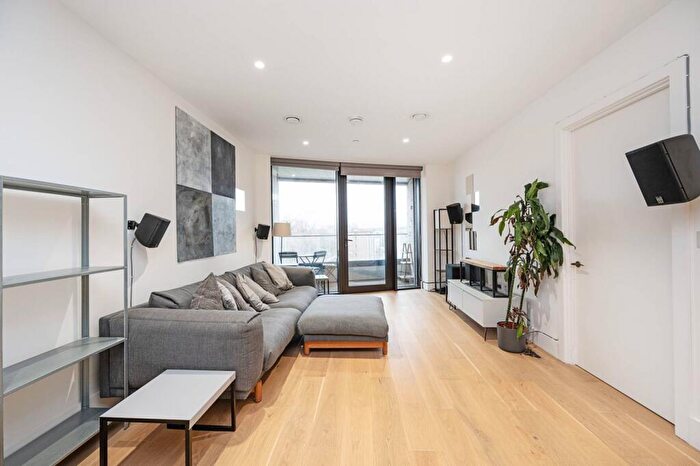 1 Bedroom Flat To Rent In Kingsland High Street, Dalston, London, E8