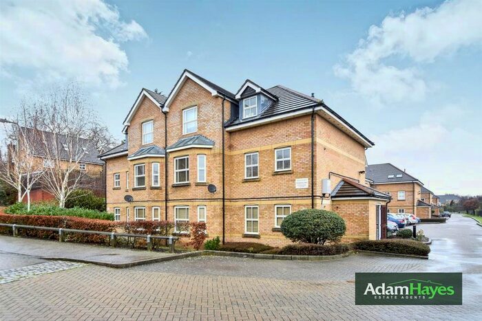 1 Bedroom Flat To Rent In Garsdale Close, Friern Barnet, N11