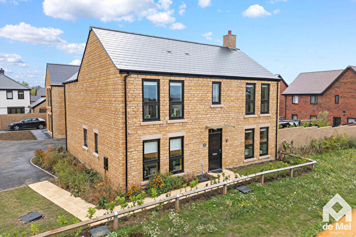 5 Bedroom Detached House For Sale In Fairmont Street, Bishops Cleeve, GL52