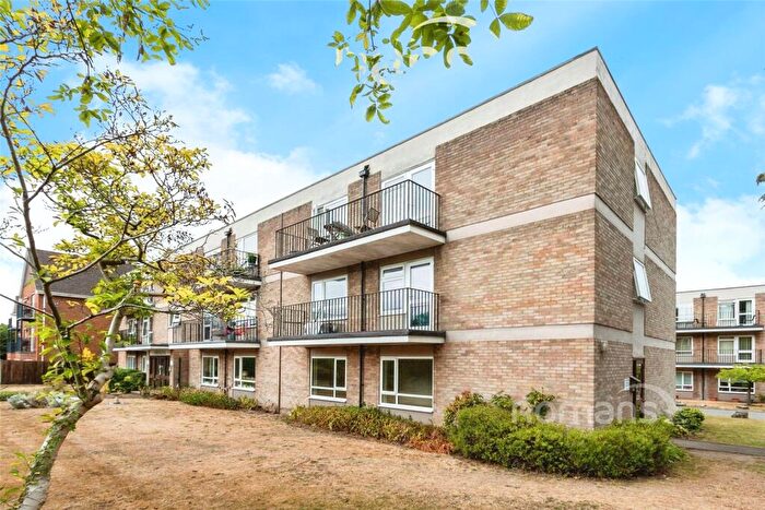 2 Bedroom Apartment For Sale In Upper Park Road, Camberley, Surrey, GU15