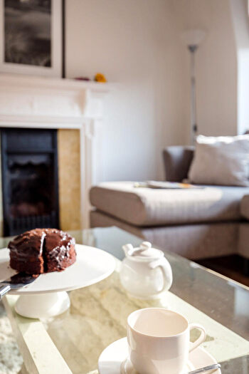 2 Bedroom Apartment To Rent In Clarence Gate Gardens, Glentworth Street, London, NW1