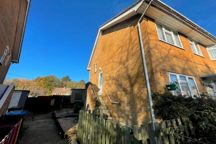 2 Bedroom Maisonette To Rent In Blendworth Lane, Southampton, SO18