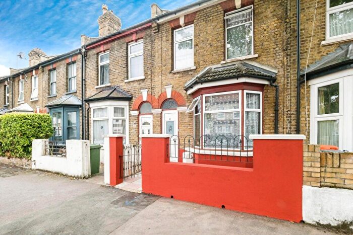 2 Bedroom House For Sale In Colston Road, Forest Gate, London, E7