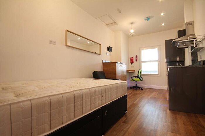 Studio To Rent In Osborne Terrace, Jesmond, Newcastle Upon Tyne, NE2