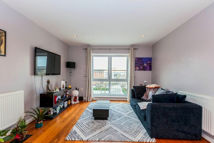 1 Bedroom Flat To Rent In Whale Avenue, Reading, RG2