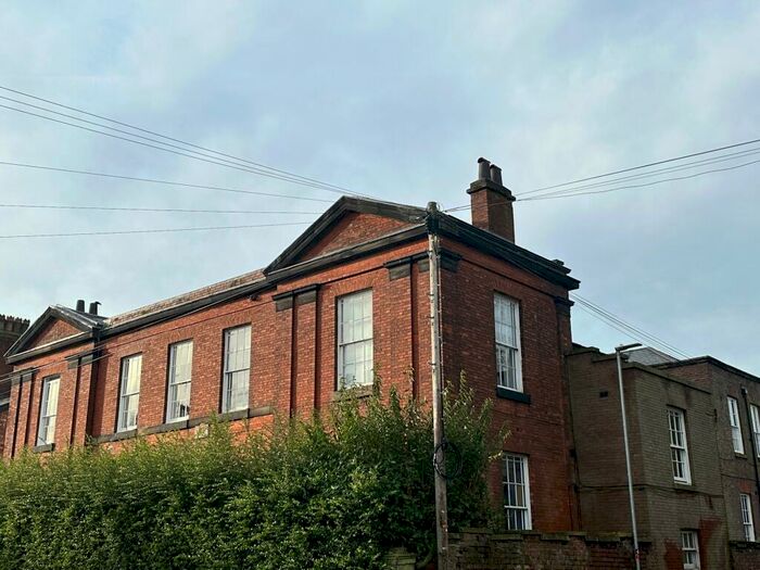 2 Bedroom Flat To Rent In Chapel Street, Macclesfield, SK11