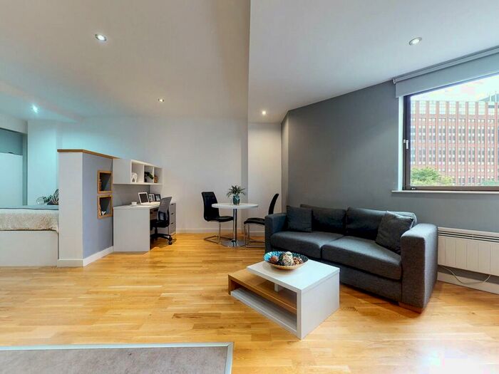 Apartment To Rent In Apt, Q Two Residence #, LS1