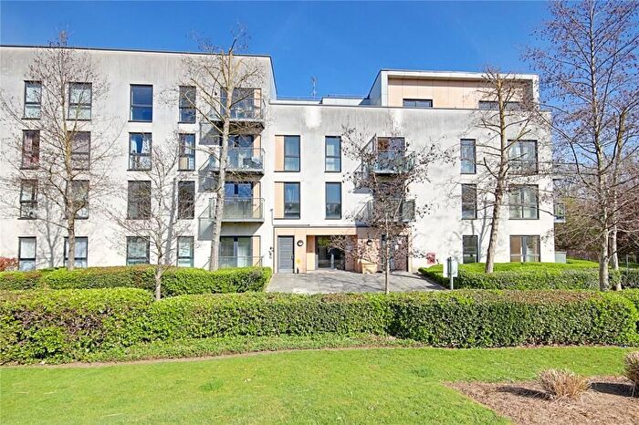 2 Bedroom Flat For Sale In Magnetic Crescent, Enfield, EN3