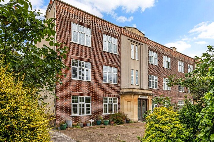 2 Bedroom Flat For Sale In Park Road, Twickenham, TW1