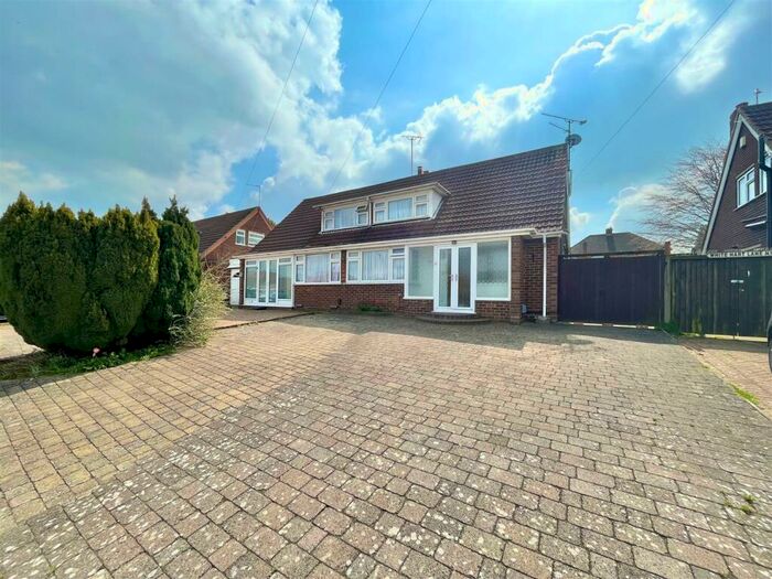 3 Bedroom Semi-Detached House To Rent In Wadhurst Avenue, Luton, LU3