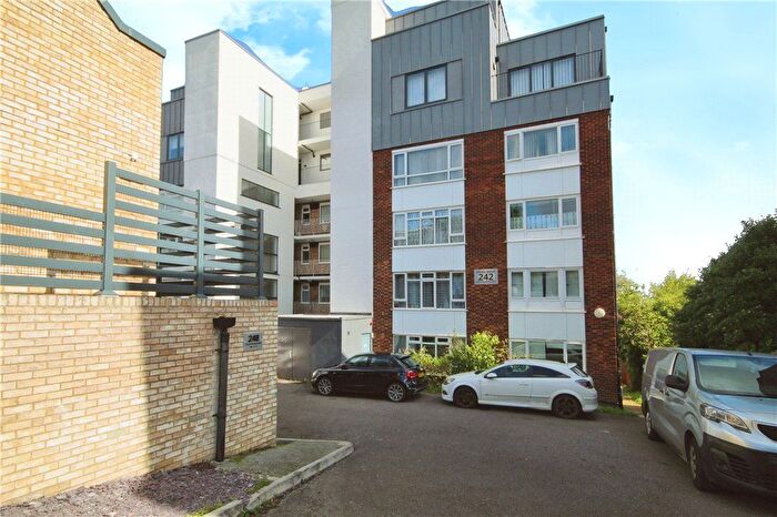 2 Bedroom Flat To Rent In South Norwood Hill, London, SE25