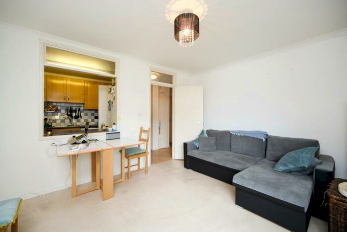1 Bedroom Apartment To Rent In Upper Thames Street London, EC4V