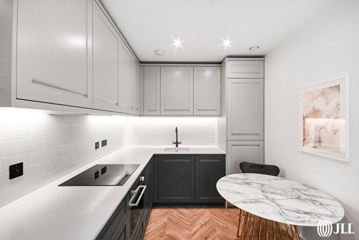 1 Bedroom Apartment For Sale In Tryon House, Brook Street, Kingston Upon Thames, KT1