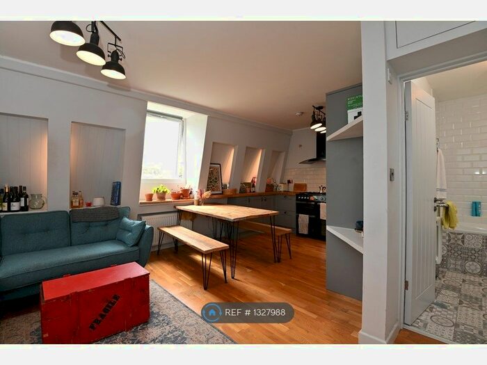 2 Bedroom Flat To Rent In Trinity Road, London, N22