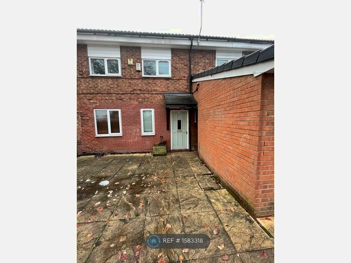 2 Bedroom Flat To Rent In Haddon Road, Heald Green, Cheadle, SK8