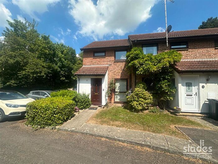 2 Bedroom End Of Terrace House To Rent In Pennywell Gardens, New Milton, BH25