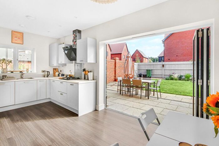 3 Bedroom Detached House For Sale In Paddock Way, Crowthorne, RG45