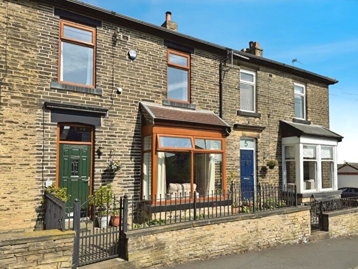 4 Bedroom Terraced House For Sale In Grange Road, Cleckheaton, BD19