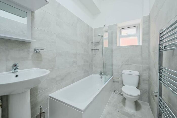 1 Bedroom Flat To Rent In Muswell Avenue, Muswell Hill, London, N10