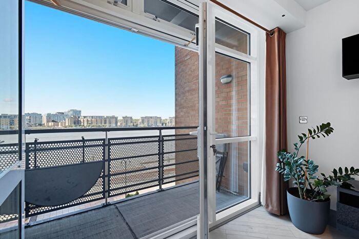 2 Bedroom Flat For Sale In Langbourne Place, Canary Wharf, E14