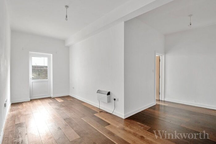 1 Bedroom Flat To Rent In New Cross Road, London, SE14