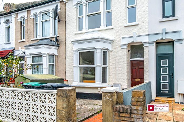5 Bedroom Terraced House To Rent In Glenwood Road, Haringey, North London, N15