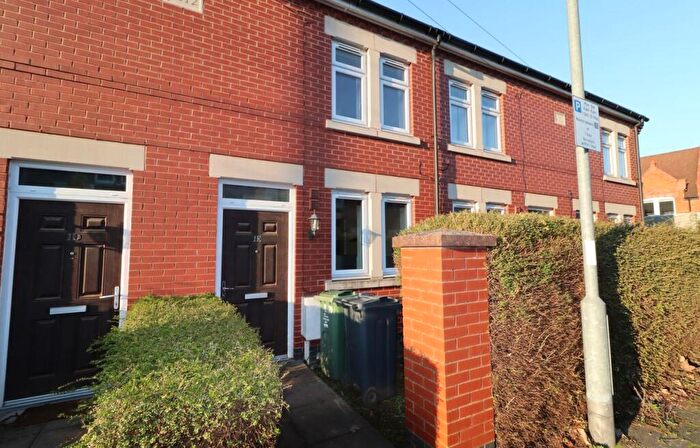 2 Bedroom Town House To Rent In George Street, Loughborough, LE11