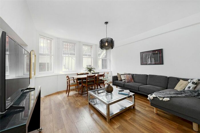 2 Bedroom Flat To Rent In Cadogan Square, Knightsbridge, London, SW1X