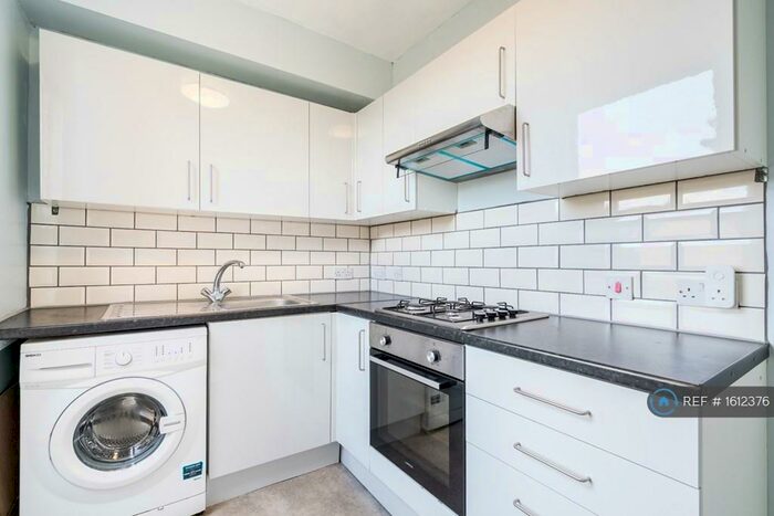 1 Bedroom Flat To Rent In Upper Ground Floor, London, E11