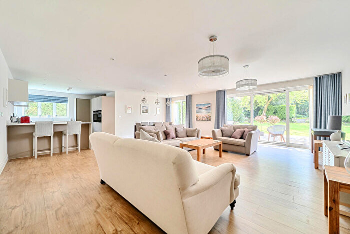 3 Bedroom Apartment For Sale In South Park Crescent, Gerrards Cross, Buckinghamshire, SL9