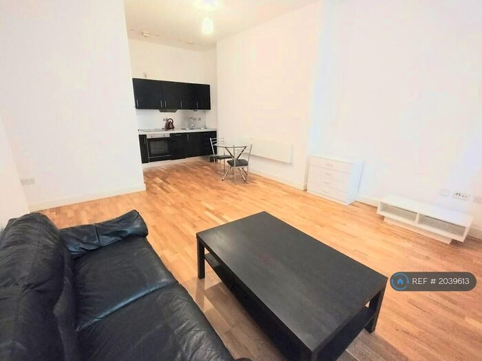 1 Bedroom Flat To Rent In Gallon House, Bradford, BD1