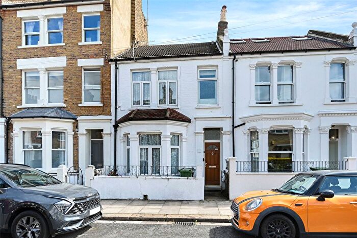3 Bedroom Detached House For Sale In Tunis Road, London, W12
