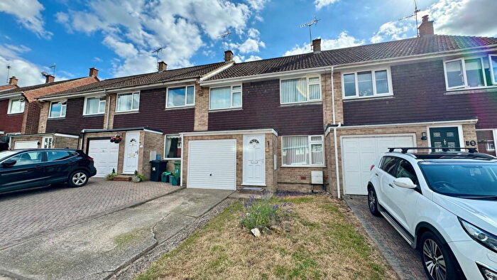 3 Bedroom Terraced House For Sale In Sandown Way, Newbury, RG14