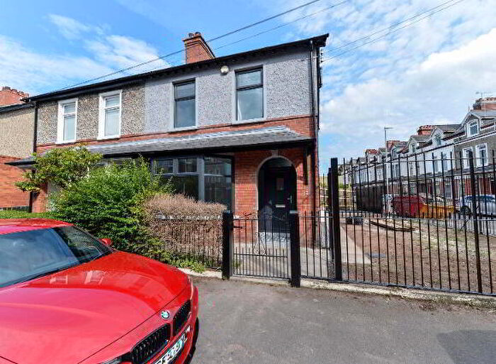 3 Bedroom Semi-Detached House For Sale In Kerrsland Drive, Belfast, BT5