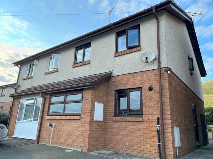 3 Bedroom Property For Sale In Bryncastell, Bow Street, SY24