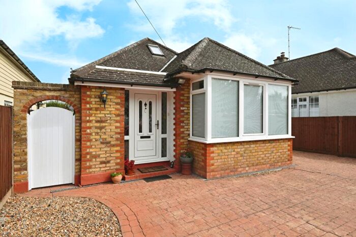 5 Bedroom Bungalow For Sale In Ware Road, Hoddesdon, EN11