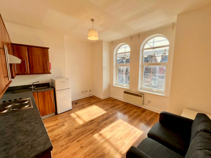 1 Bedroom Apartment To Rent In Osborne Road, Manchester, M19